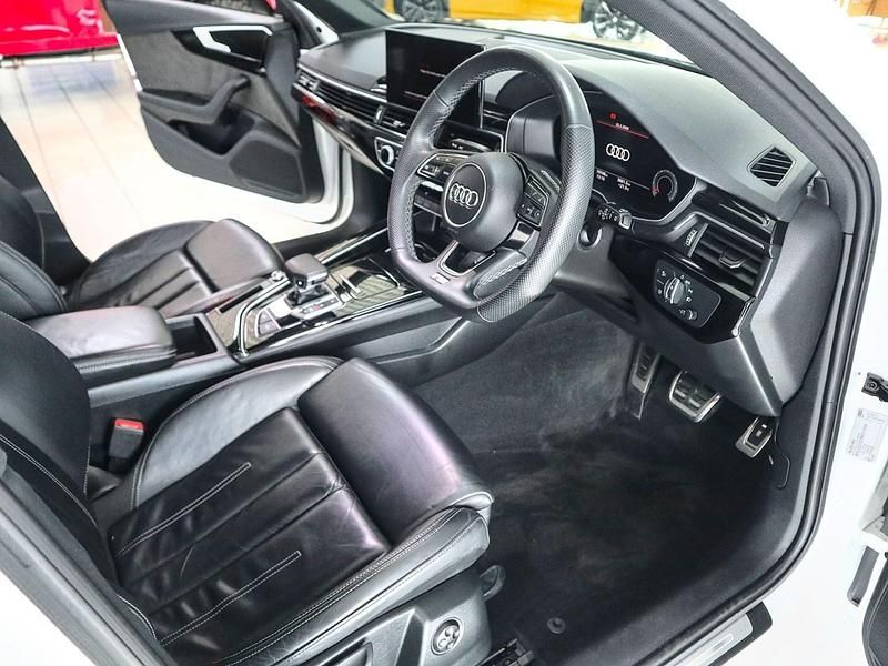 Used Audi A4 Black Edition 150 HP (110 kW) 2021 White Estate