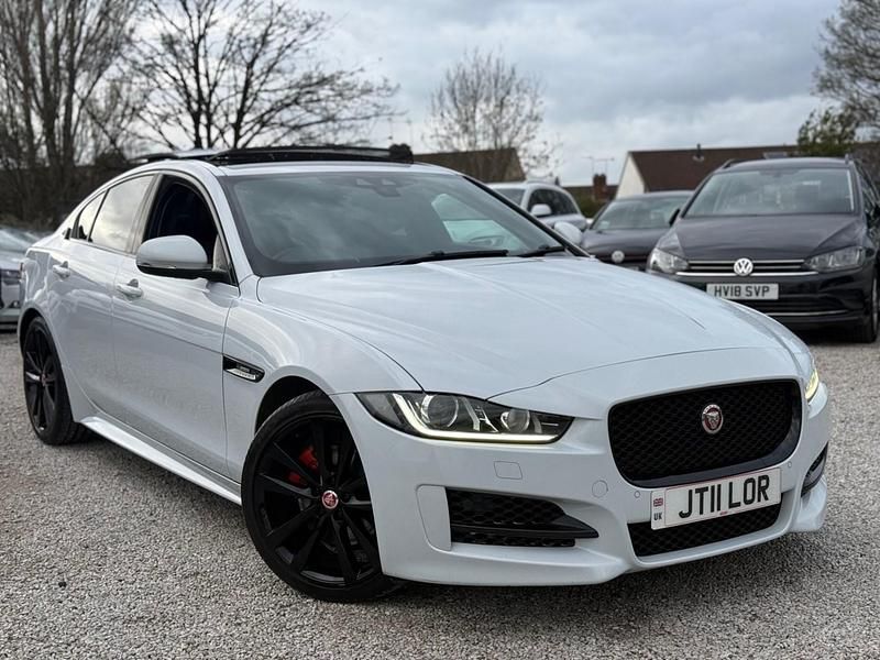 Used Jaguar XE R-Sport 180 HP (132 kW) 2015 White Sedan