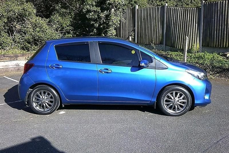 Used Toyota Yaris 99 HP (72 kW) 2016