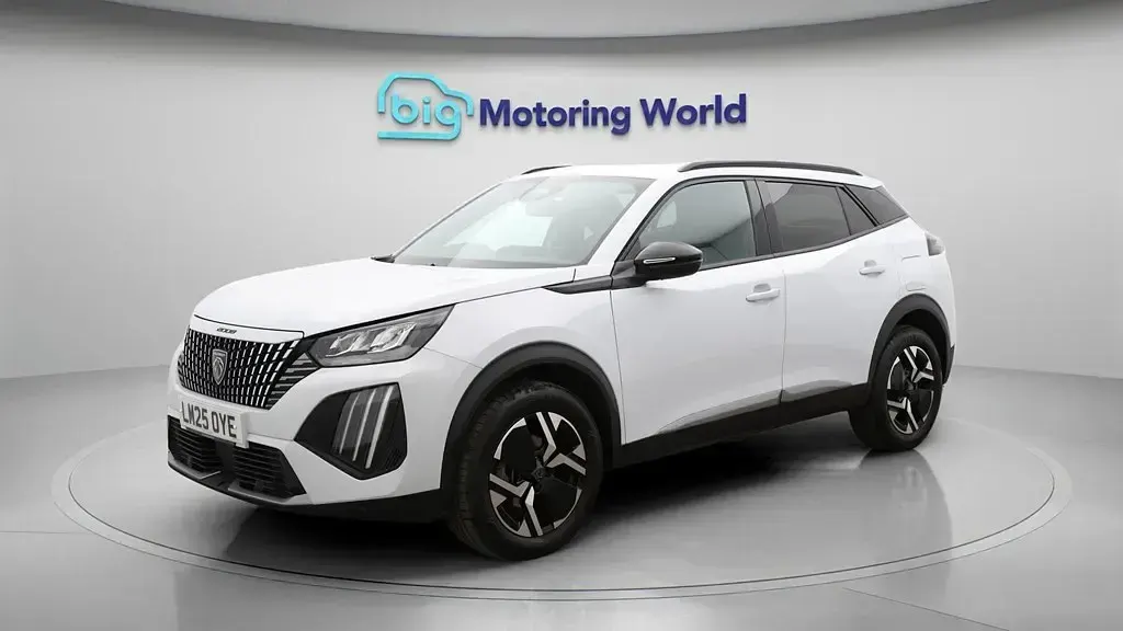 Begagnad Peugeot 2008 Allure 130 HK (95 kW) 2025 Vit SUV