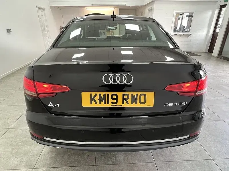 Used Audi A4 Sport 150 HP (110 kW) 2019 Black Sedan