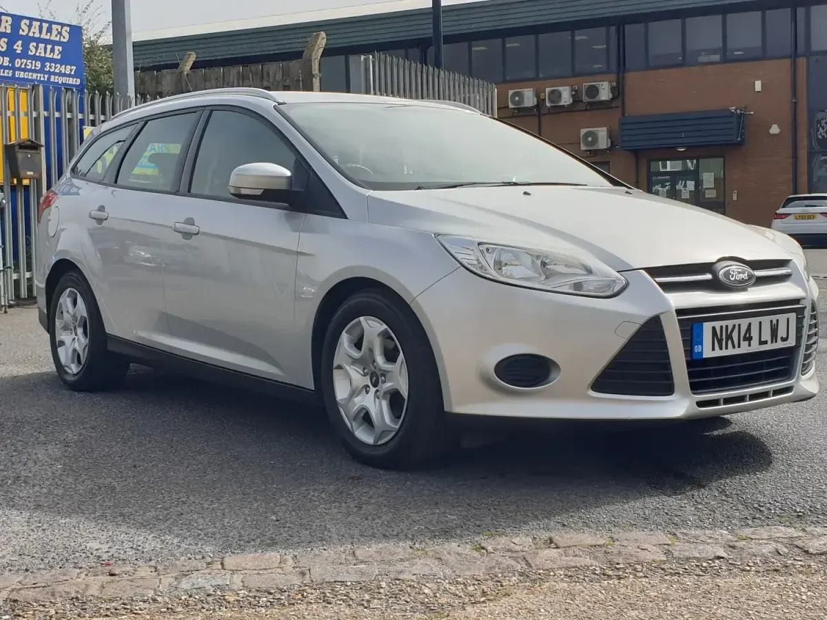 Usado Ford Focus S 95 HP (69 kW) 2014 Prateado Carrinha