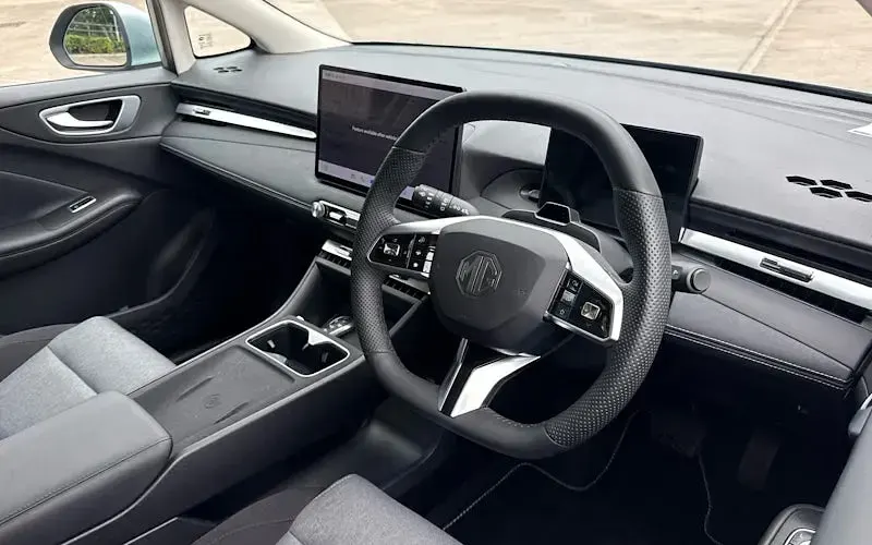 New MG MG4 EV 117 kW (160 HP) 2026 Green Hatchback