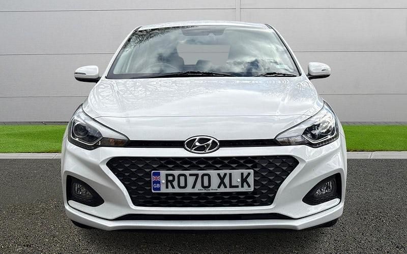 Used Hyundai i20 SE 84 HP (61 kW) 2020 White Hatchback