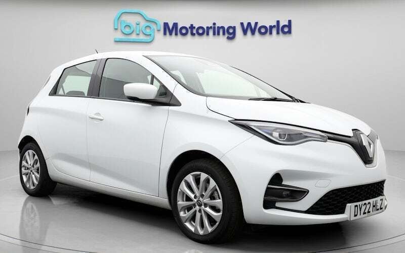 Used 2021 Renault Rapid Iconic Hatchback | £9,900 (Good price) - Image 1/4