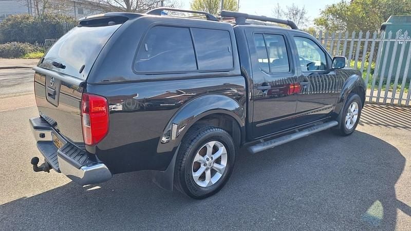 Used Nissan Navara Tekna 190 HP (139 kW) 2015 Black Pickup
