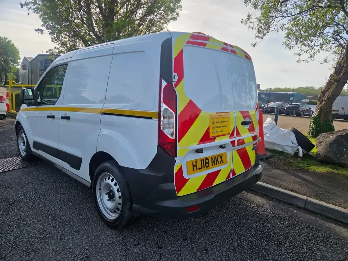 Second-hand Ford Transit Connect 75 CP (55 kW) 2018 Alb Monovolum