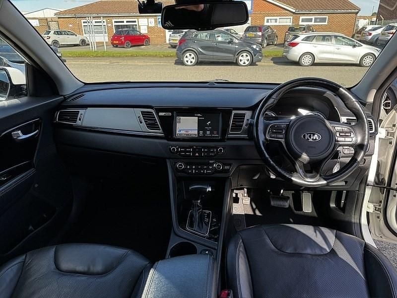 Used Kia Niro 2018 White SUV