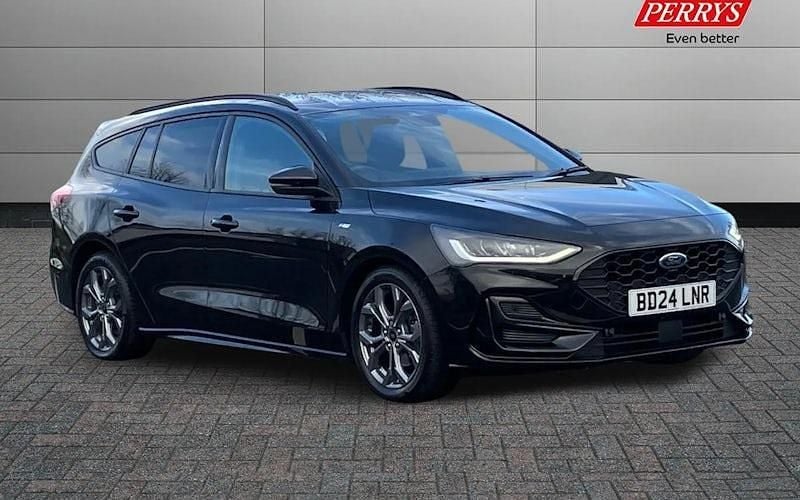 Used 2023 Ford Focus ST-Line Estate | £17,999 (Good price) - Image 1/4