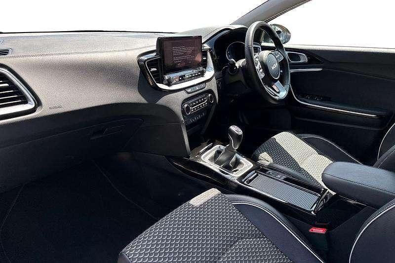 Image 2/4