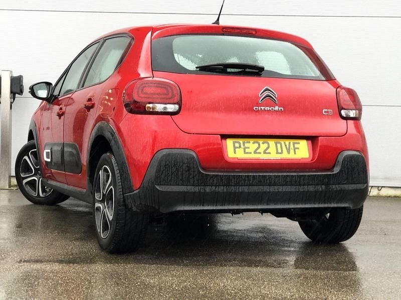 Begagnad Citroën C3 PureTech 82 HK (60 kW) 2022 Röd Halvkombi
