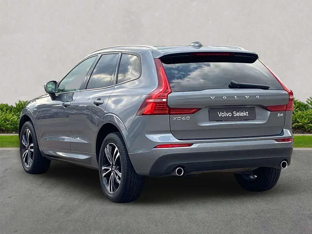 Used Volvo XC60 Momentum 2021 Grey SUV
