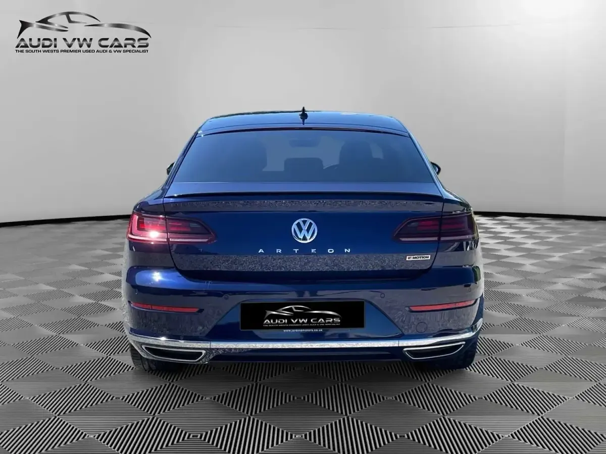 Used VW Arteon R-line 190 HP (139 kW) 2018 Blue Hatchback