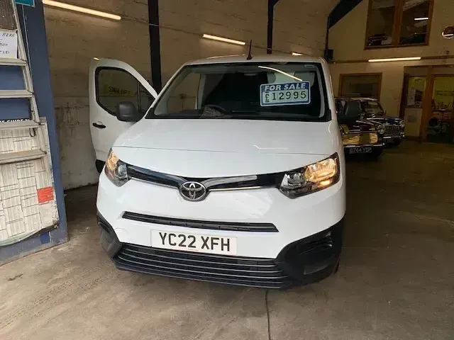 Used Toyota Proace Active 120 HP (88 kW) 2022 White MPV