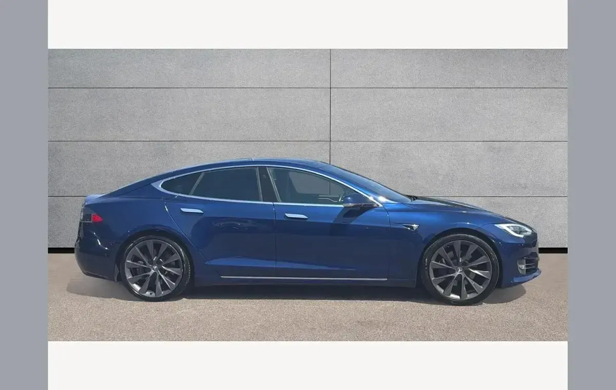 Used Tesla Model S 386 kW (525 HP) 2019 Blue Hatchback