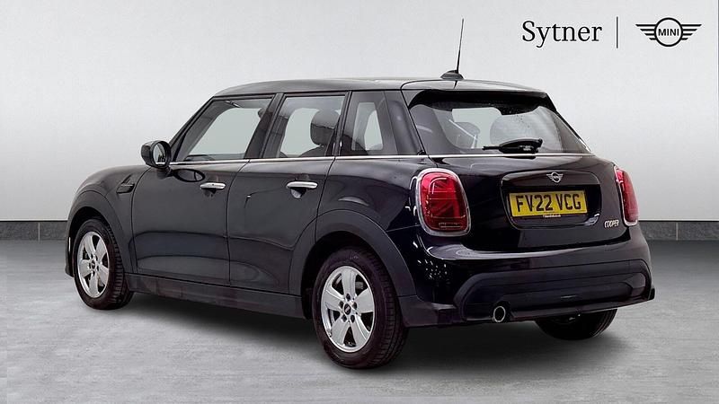 Used Mini Cooper Classic 134 HP (98 kW) 2022 Black Hatchback