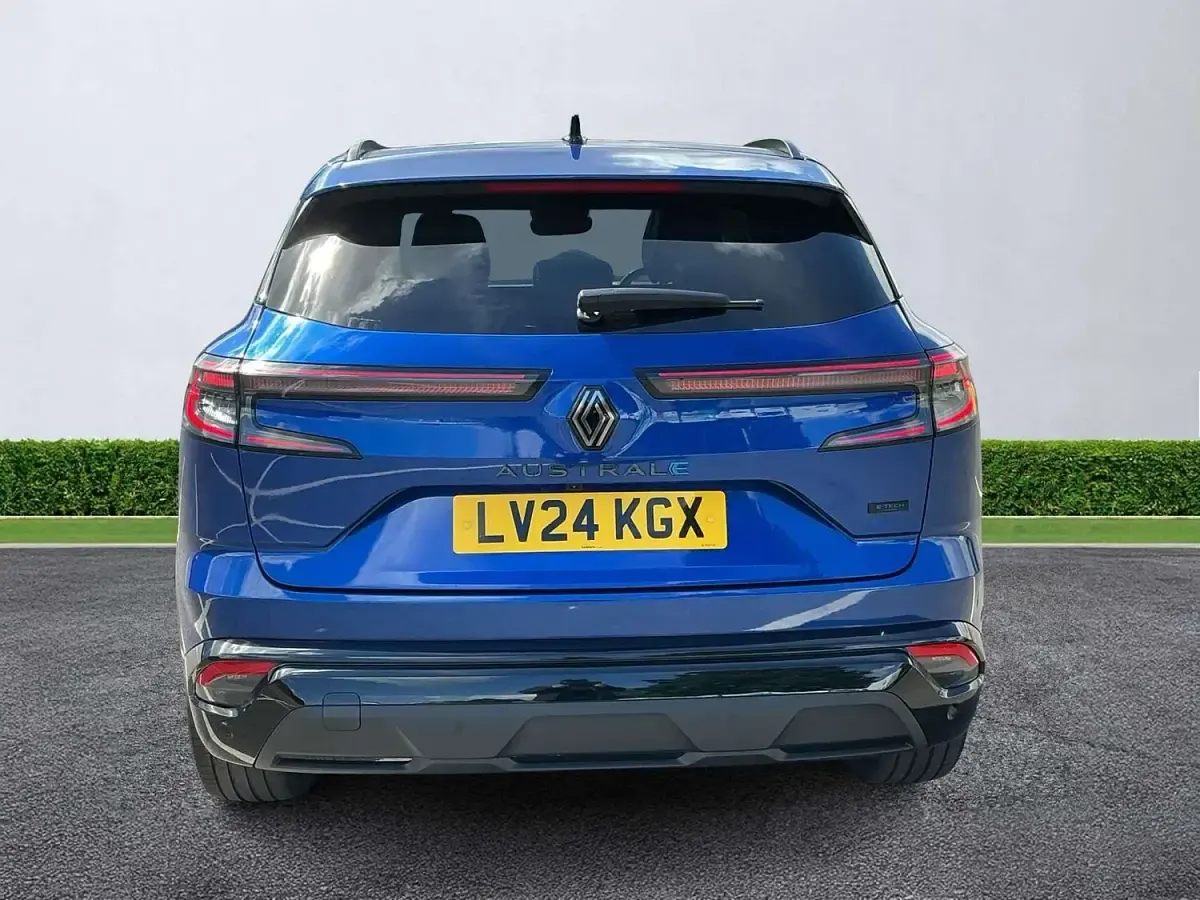 Used Renault Austral Iconic Esprit Alpine 200 HP (147 kW) 2024 Blue SUV