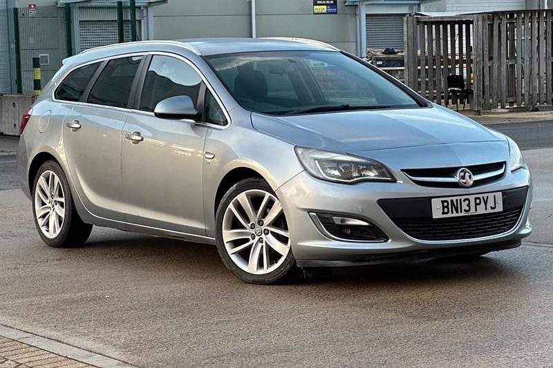 Used Vauxhall Astra SRi 2013 Silver Estate