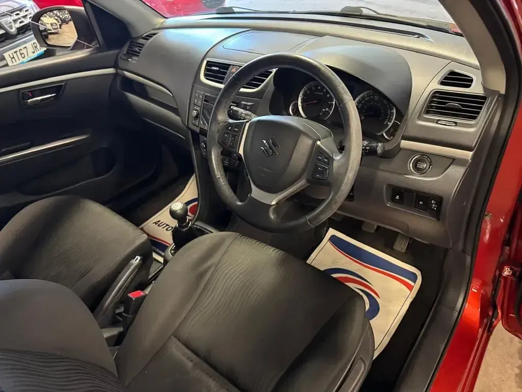 Used Suzuki Swift SZ4 94 HP (69 kW) 2012 Orange Hatchback