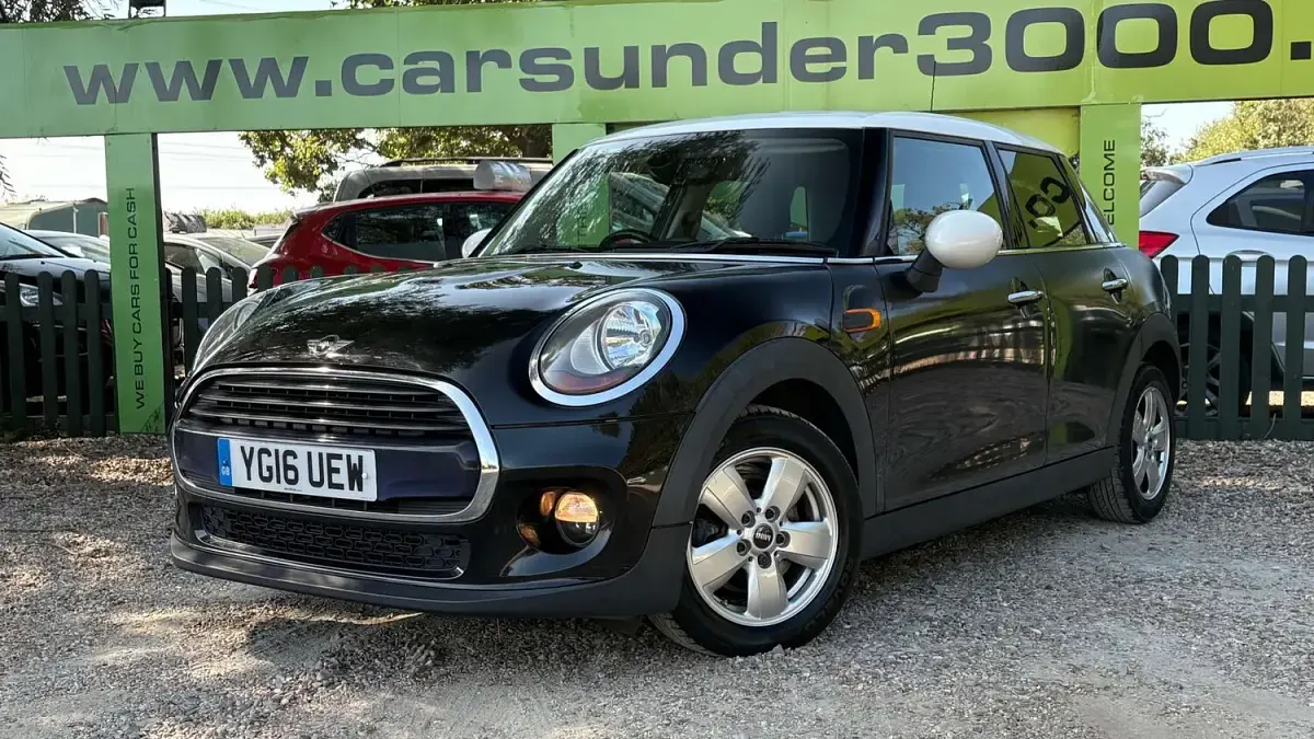 Used Mini Cooper D Hatch 116 HP (85 kW) 2016 Black Hatchback