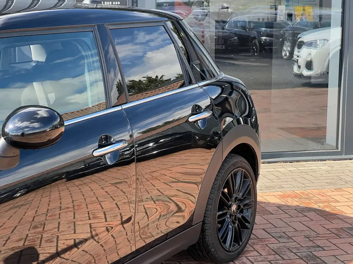 Used Mini Cooper D Hatch 116 HP (85 kW) 2018 Black Hatchback