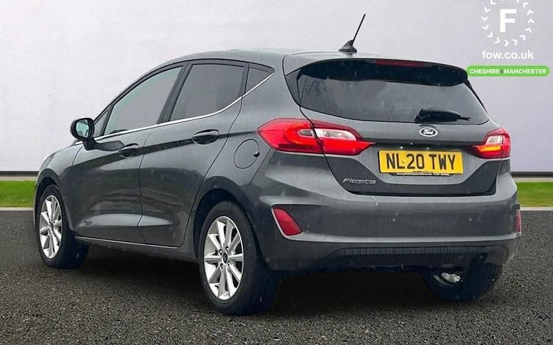 Begagnad Ford Fiesta Titanium 101 HK (74 kW) 2020 Grå Halvkombi