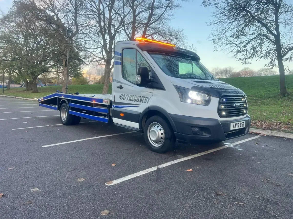 Usado Ford Transit 130 HP (95 kW) 2017 Branco Cabrios