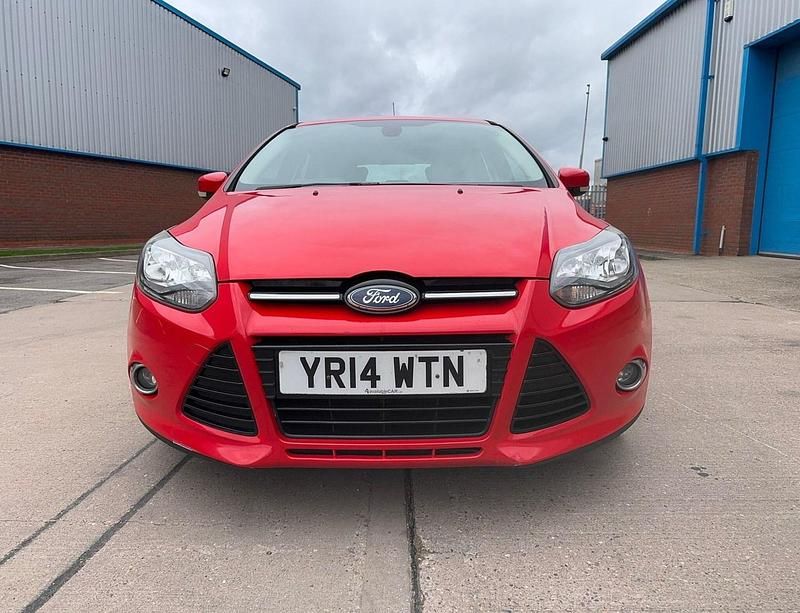 Used Ford Focus Titanium 2014 Red Hatchback