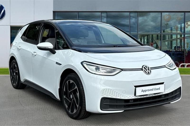 White Used 2021 VW ID.3 Pro Performance Hatchback | £13,901 (Fair price) - Image 1/4