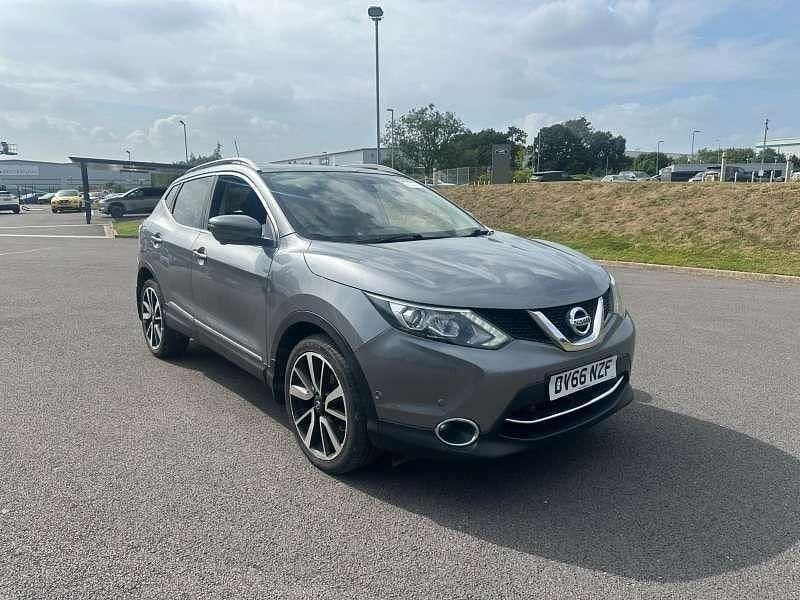 Grey Used 2016 Nissan Qashqai Tekna SUV | £9,250 (Fair price) - Image 1/1