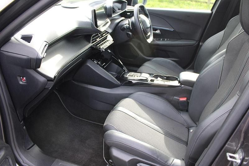 Used Peugeot 2008 GT 129 HP (94 kW) 2023 Grey SUV