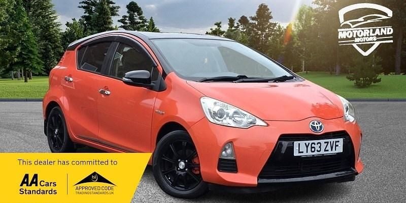 Used Toyota Yaris Hybrid 2014 Orange