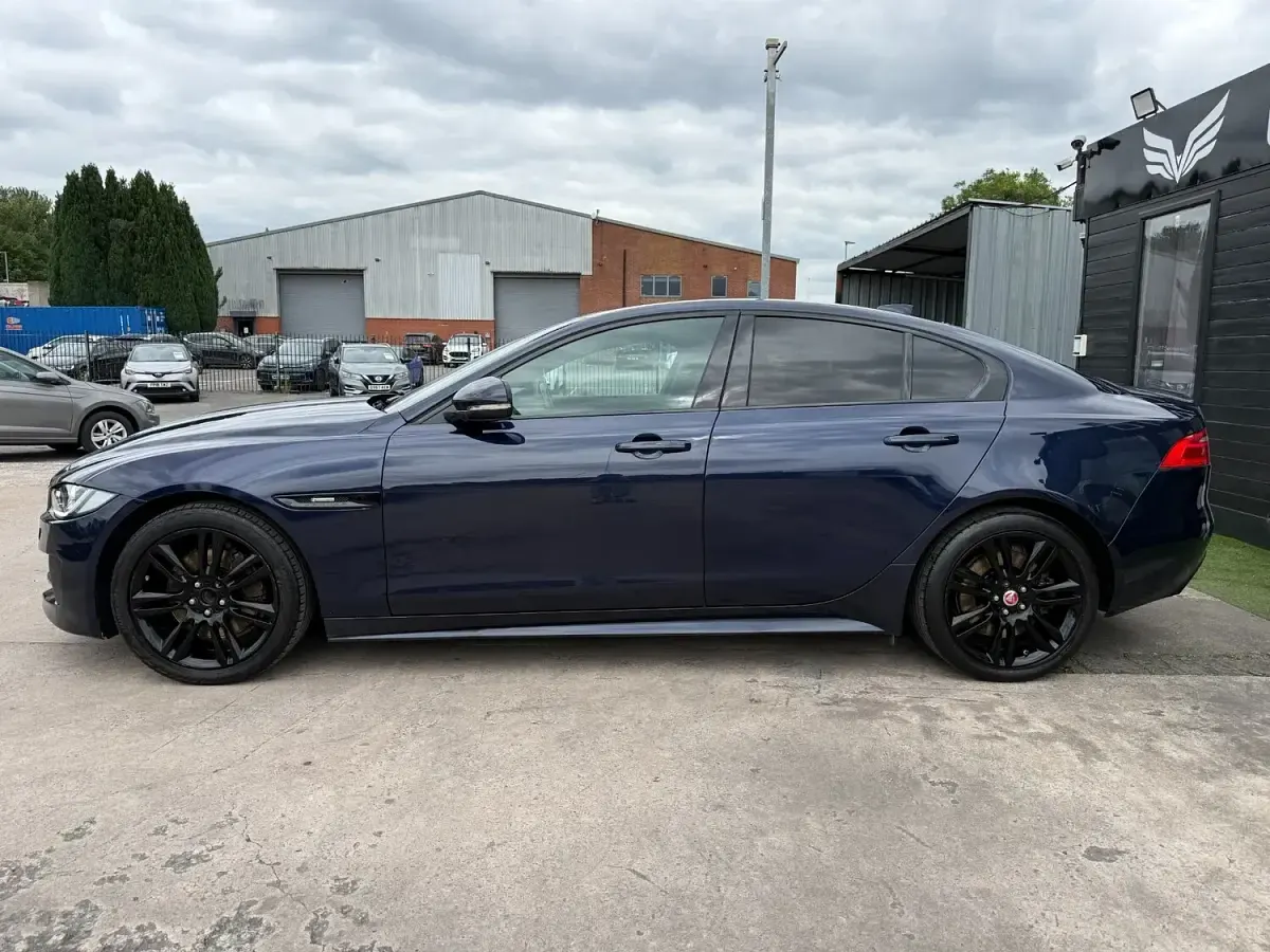 Used Jaguar XE Ingenium 2018 Blue Sedan