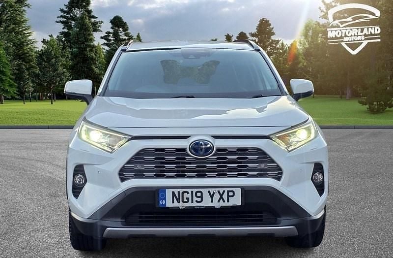 Used Toyota RAV4 Hybrid 2019 White SUV