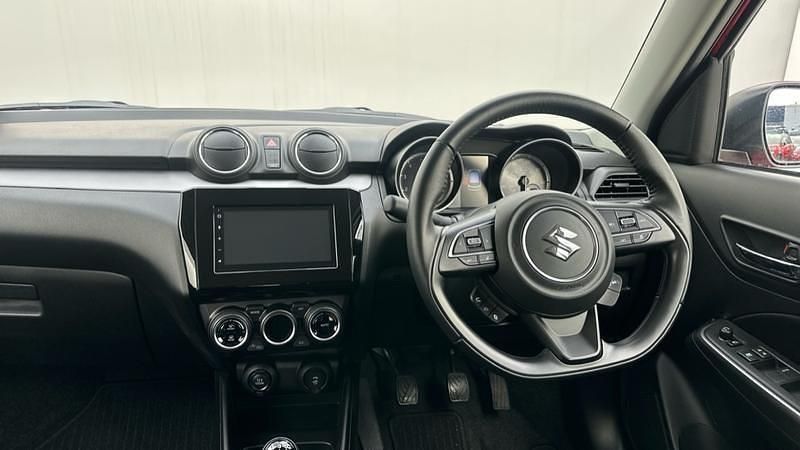 Used Suzuki Swift SZ5 83 HP (61 kW) 2022 Red Hatchback