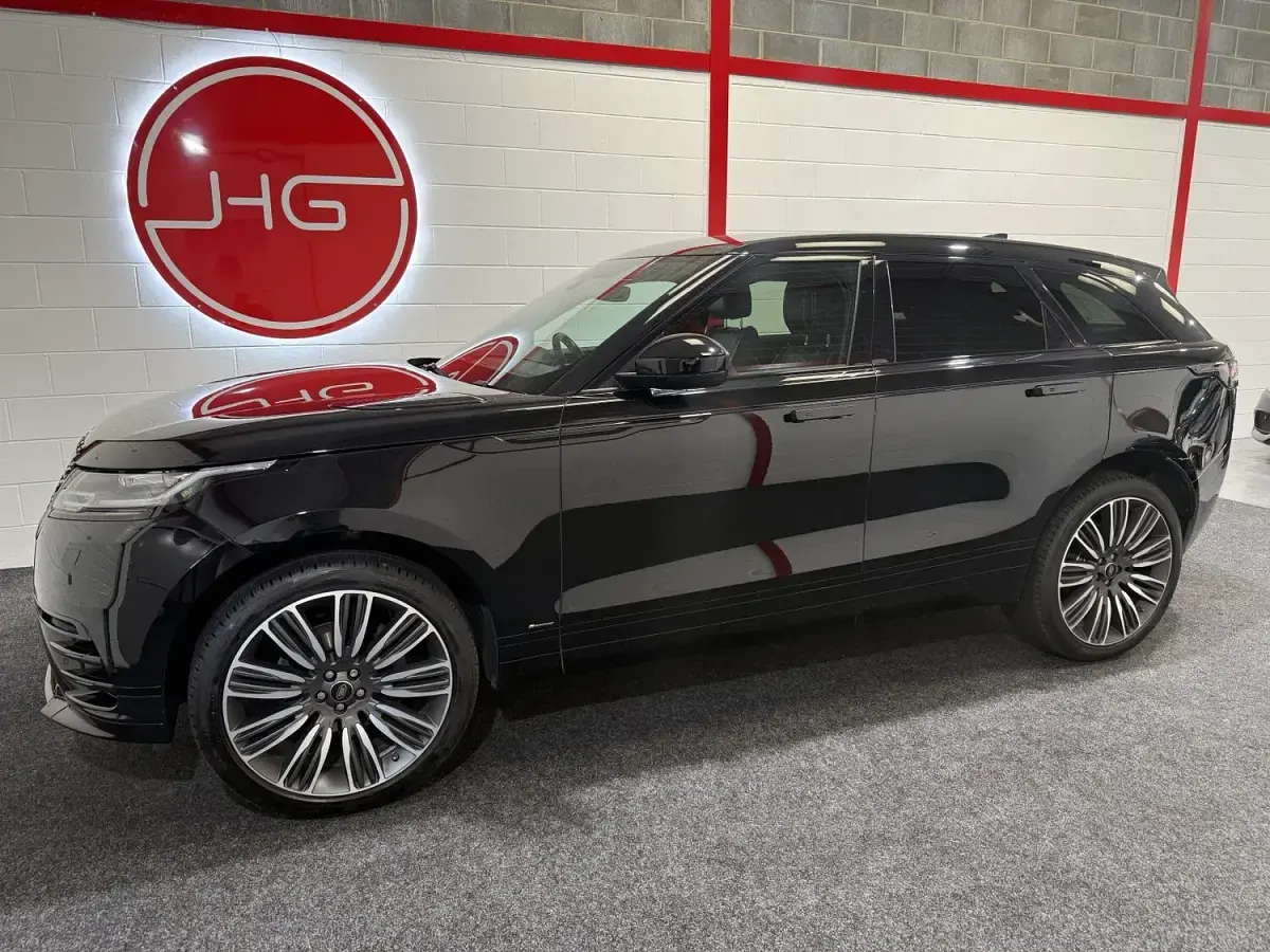 Used Land Rover Range Rover Velar R-Dynamic 241 HP (177 kW) 2018 Black SUV