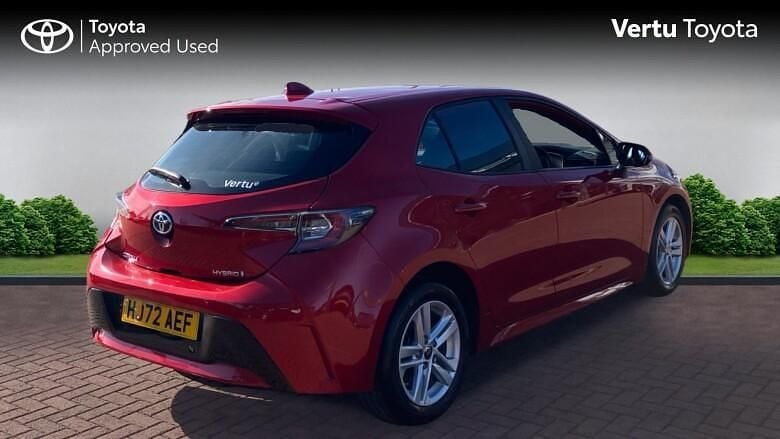 Used Toyota Corolla 122 HP (89 kW) 2022 Red Hatchback