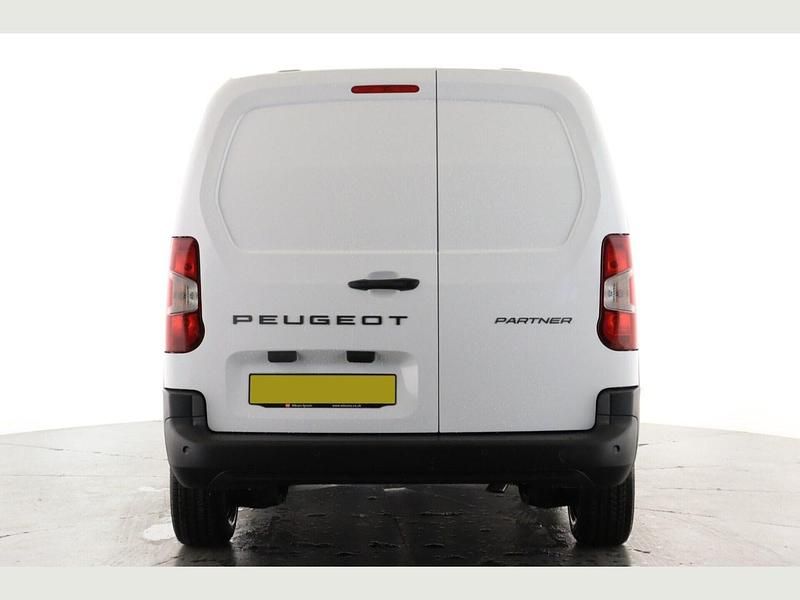 Ny Peugeot Partner 131 HK (96 kW) 2025 Vit Minibuss