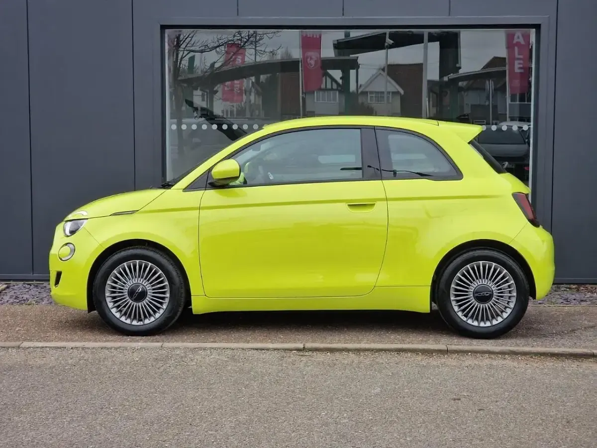 Used Fiat 500e 85 kW (116 HP) 2024 Green Hatchback