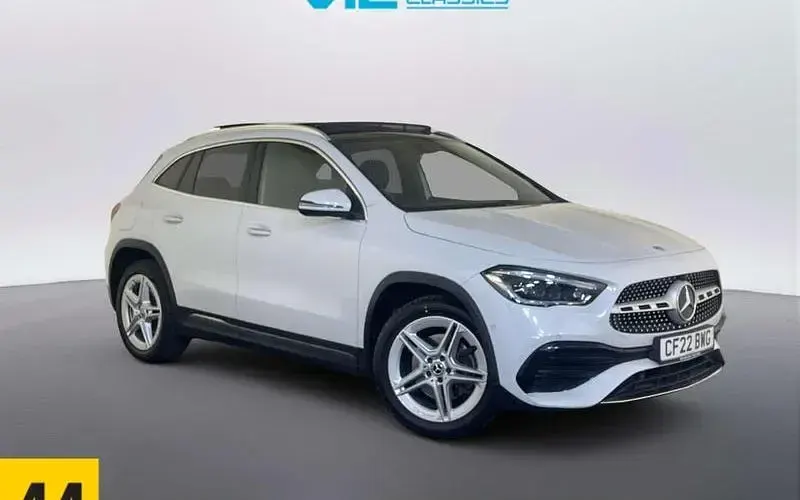 Usado Mercedes GLA250 Premium Plus 218 HP (160 kW) 2022 SUV