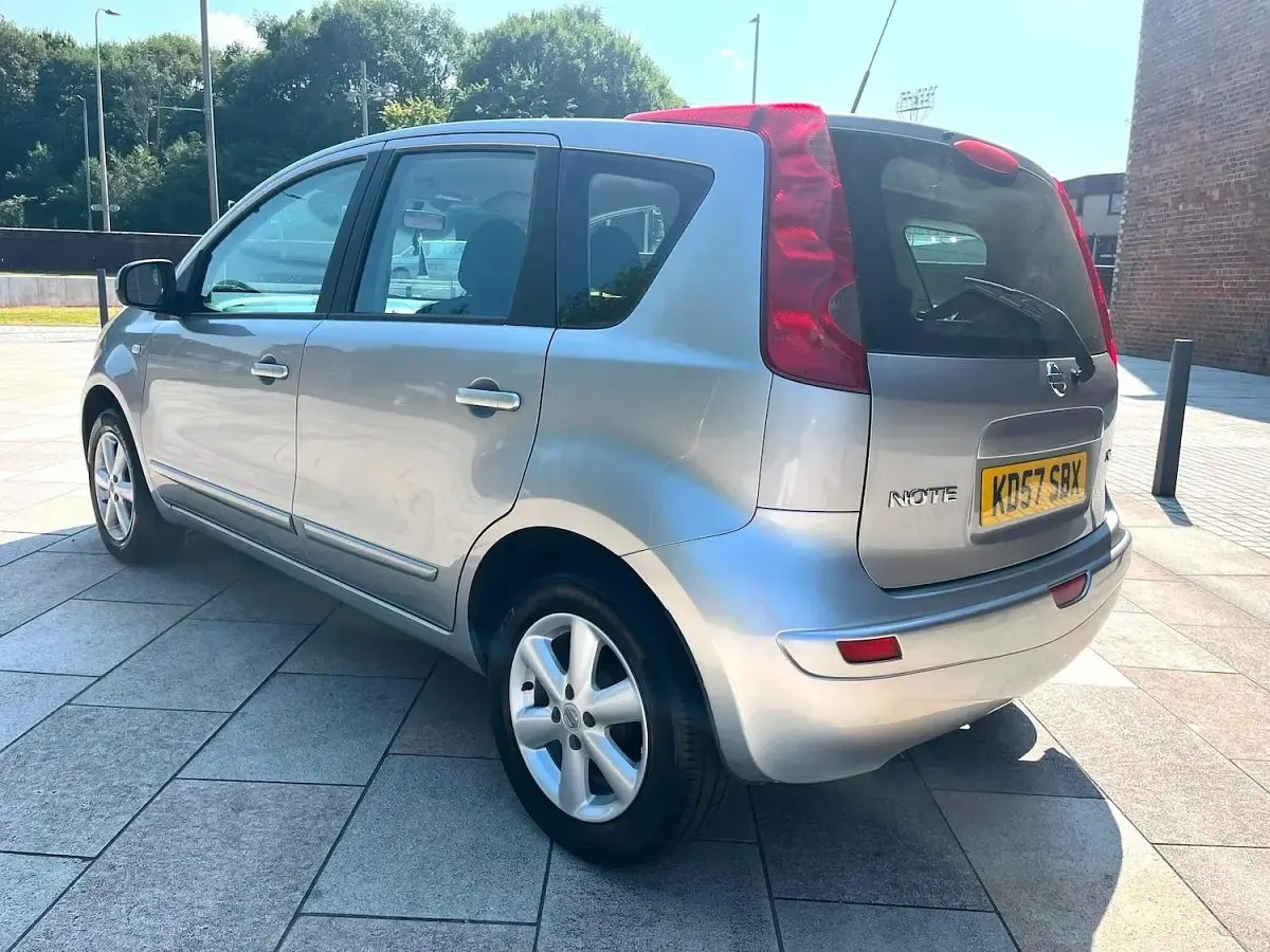 Used Nissan Note Acenta 110 HP (80 kW) 2007 Silver Hatchback
