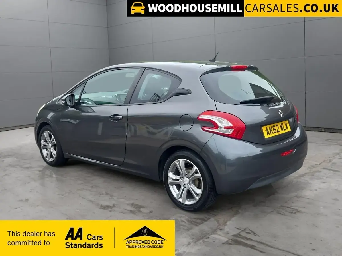 Used Peugeot 208 Active 82 HP (60 kW) 2012 Grey Hatchback