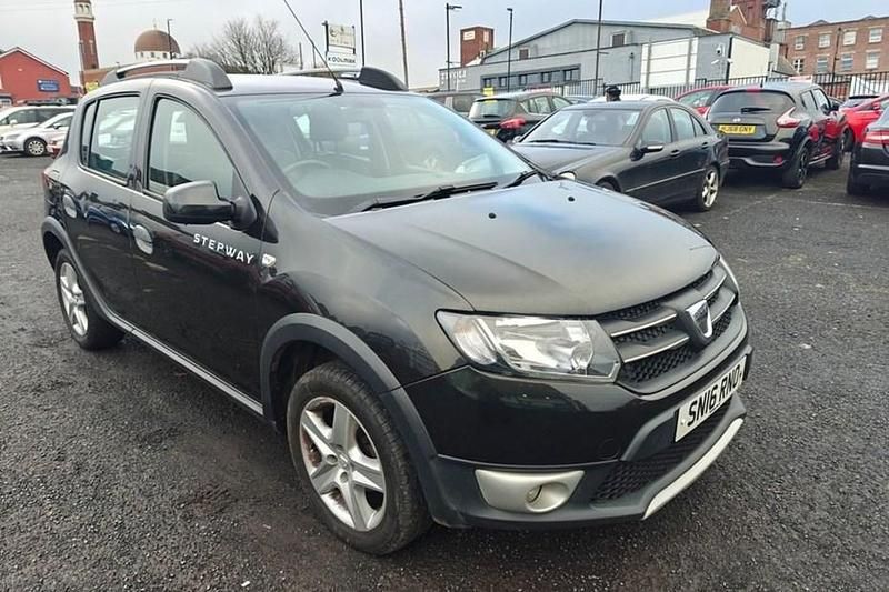 Used 2016 Dacia Sandero Lauréate | £1,995 (Fair price) - Image 1/1