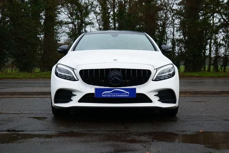Used Mercedes C180 AMG line 156 HP (114 kW) 2019 White Coupe