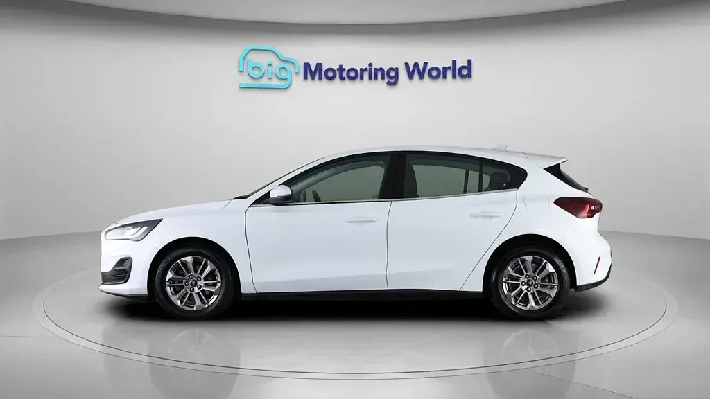 Używany Ford Focus Titanium 155 KM (114 kW) 2023 Biały Hatchback