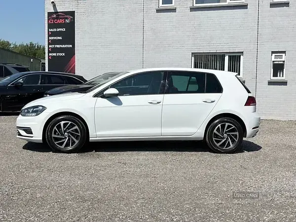 Used VW Golf VII Match 115 HP (84 kW) 2019 White Hatchback