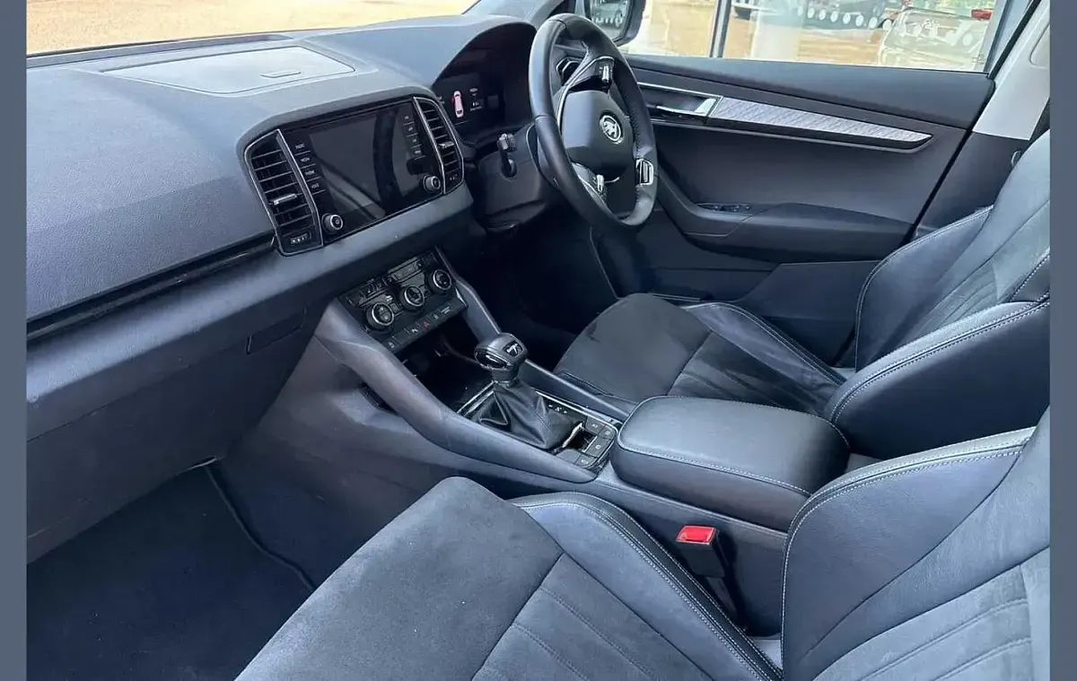 Used Skoda Karoq SE L 150 HP (110 kW) 2023 Brilliant silver metallic SUV