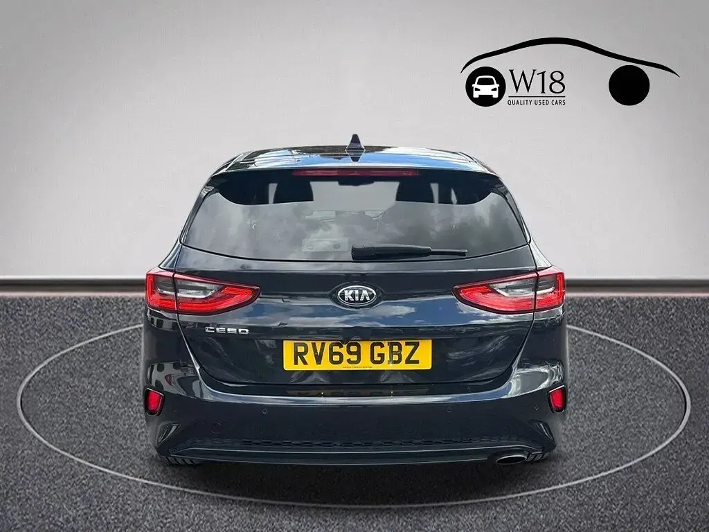 Used Kia Ceed 114 HP (83 kW) 2019 Black Hatchback