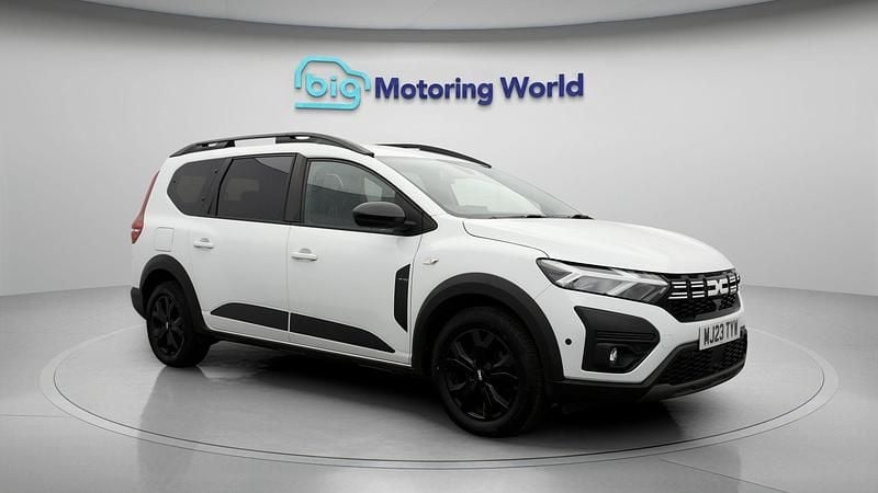 Used 2023 Dacia Jogger Extreme MPV | £14,800 (Fair price) - Image 1/4