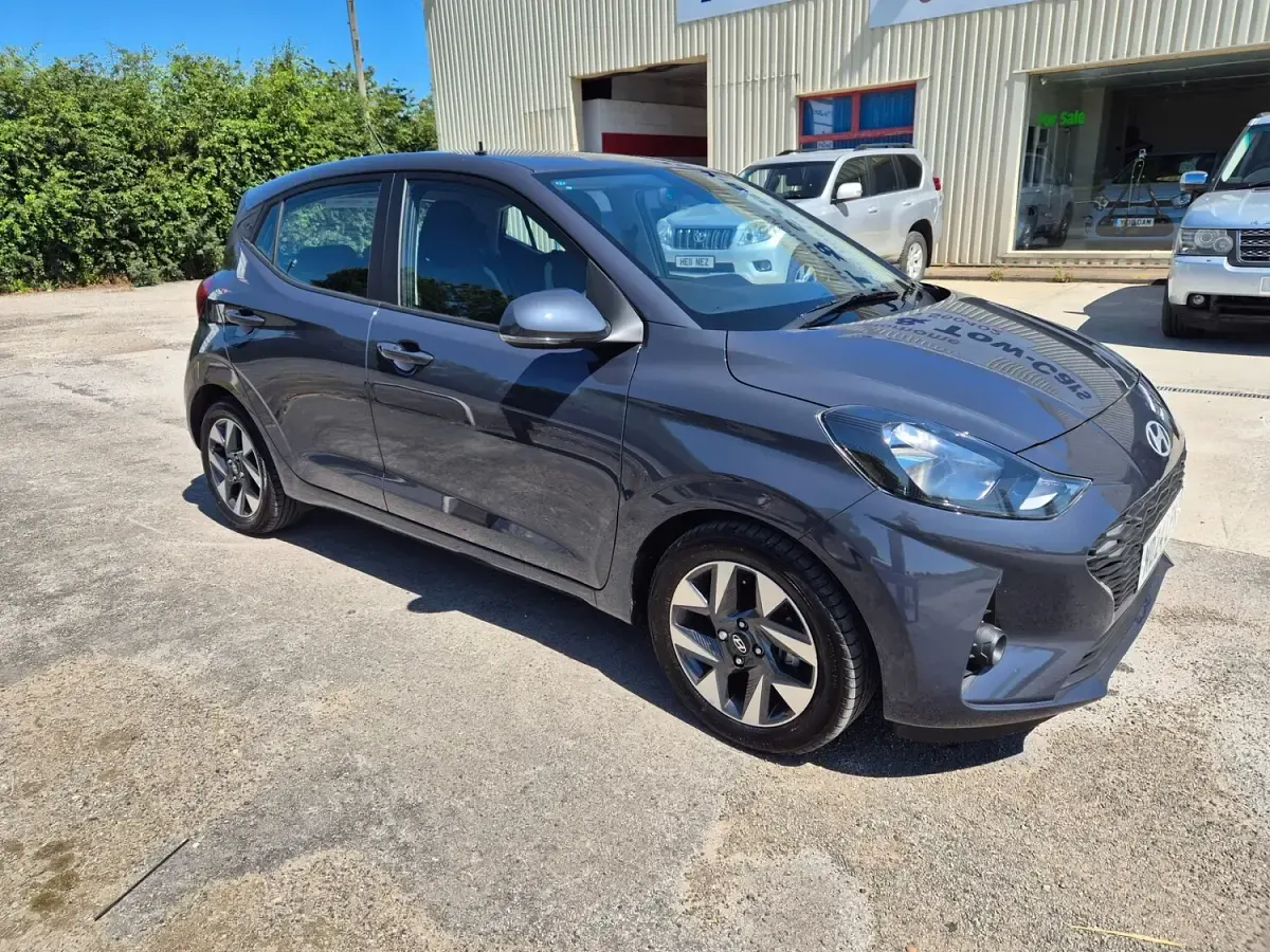 Used Hyundai i10 Advanced 2024 Grey Hatchback